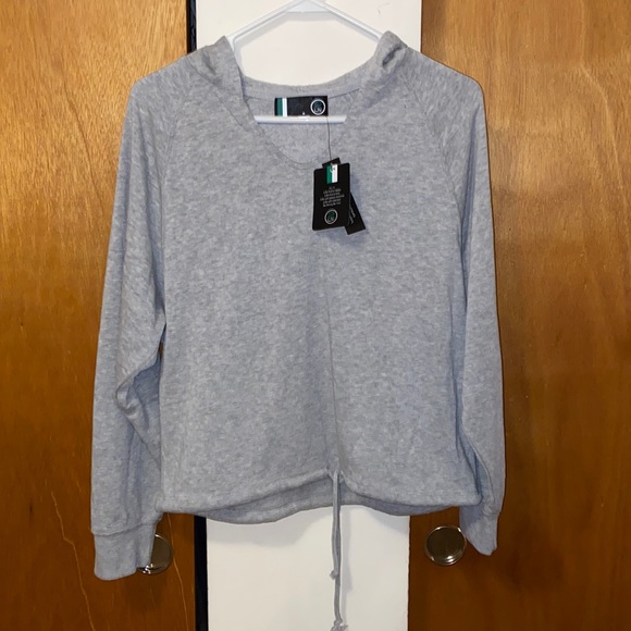 🔘NWT 2LIV Light Hooded Sweatshirt - Picture 1 of 5